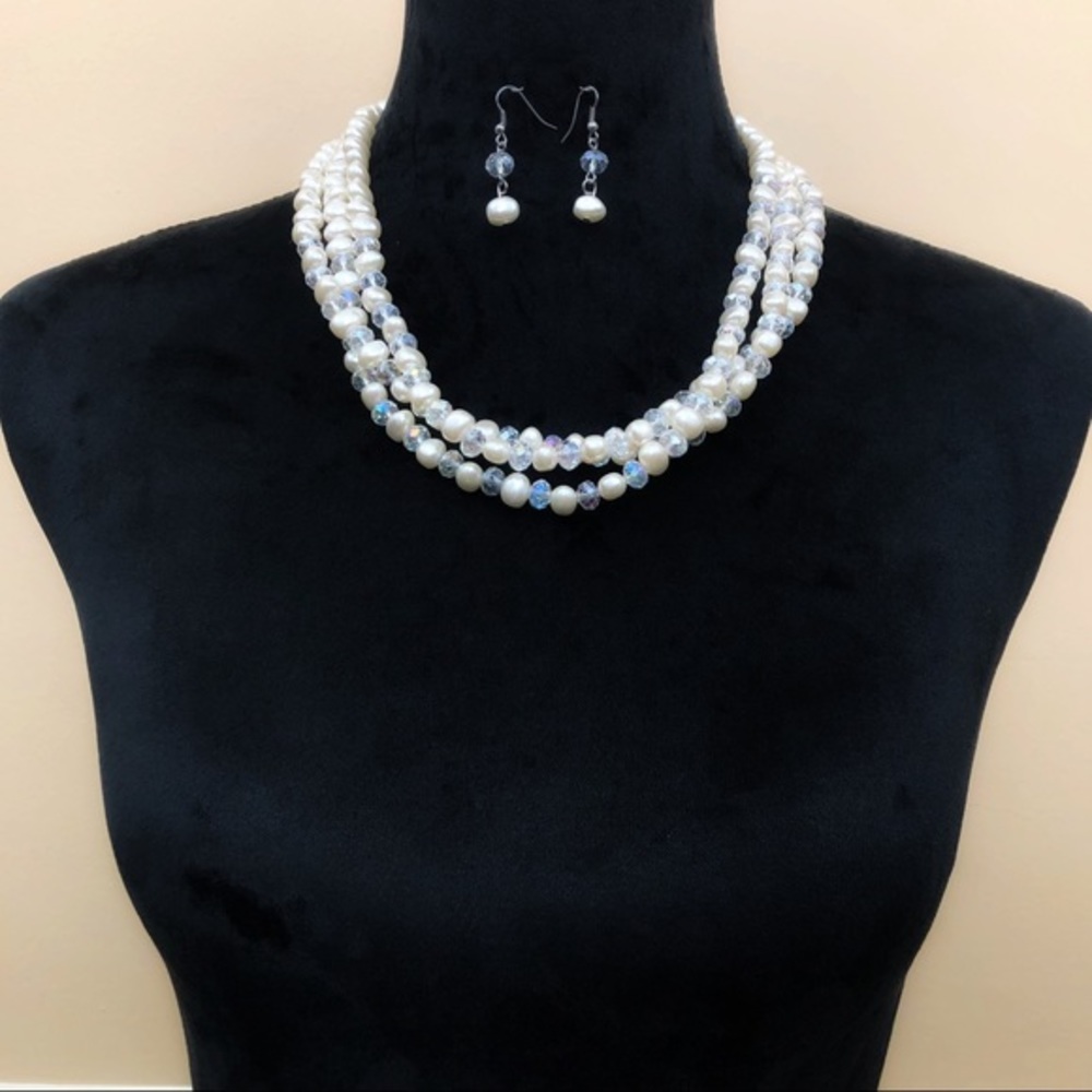 3 Row Layered Imitation Baroque Pearl & Glass Beaded Necklace & Earrings Set - Picture 3 of 4